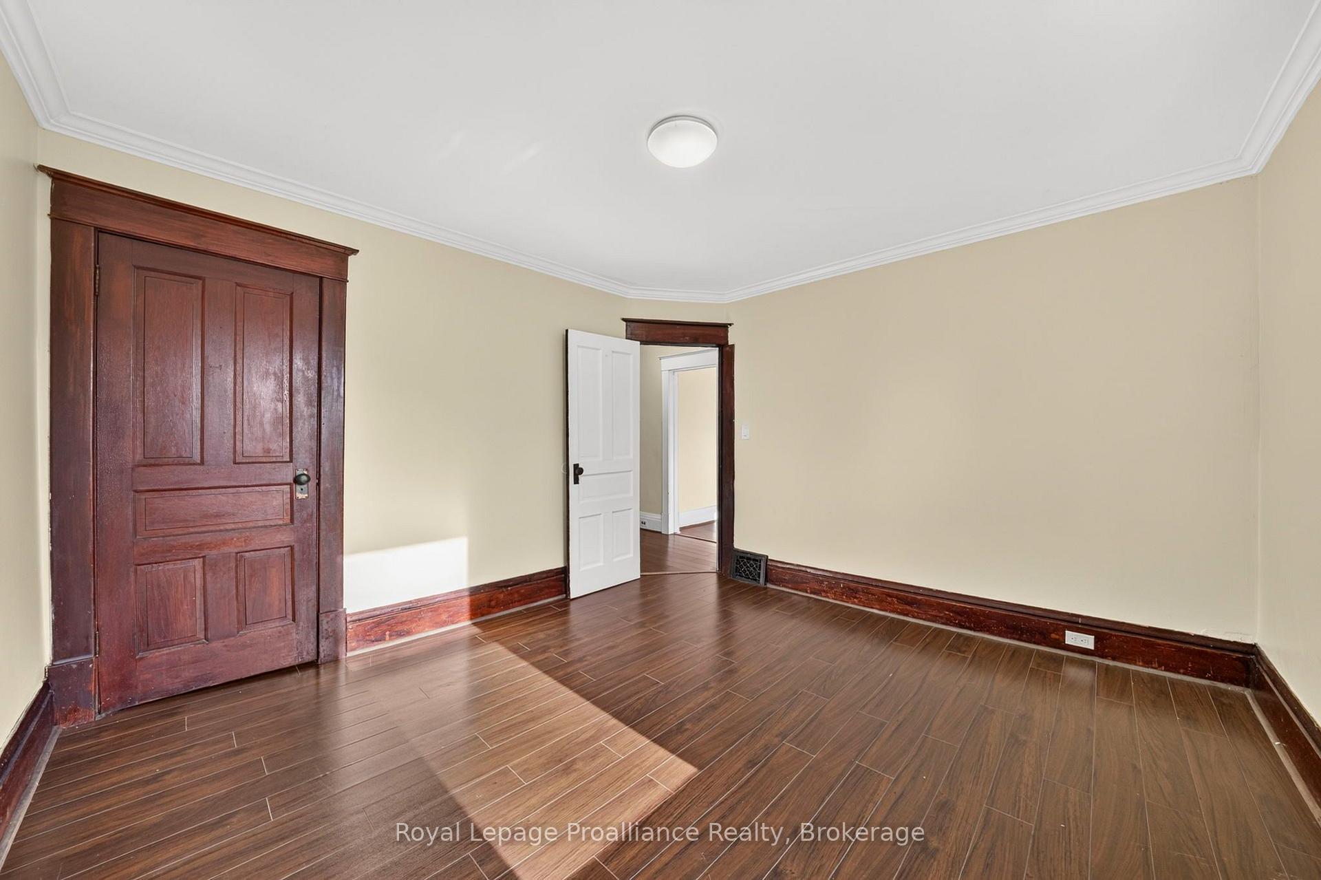 Photo 24 of 37 Lorne Avenue, Quinte West, Trenton Ward — HOMEH