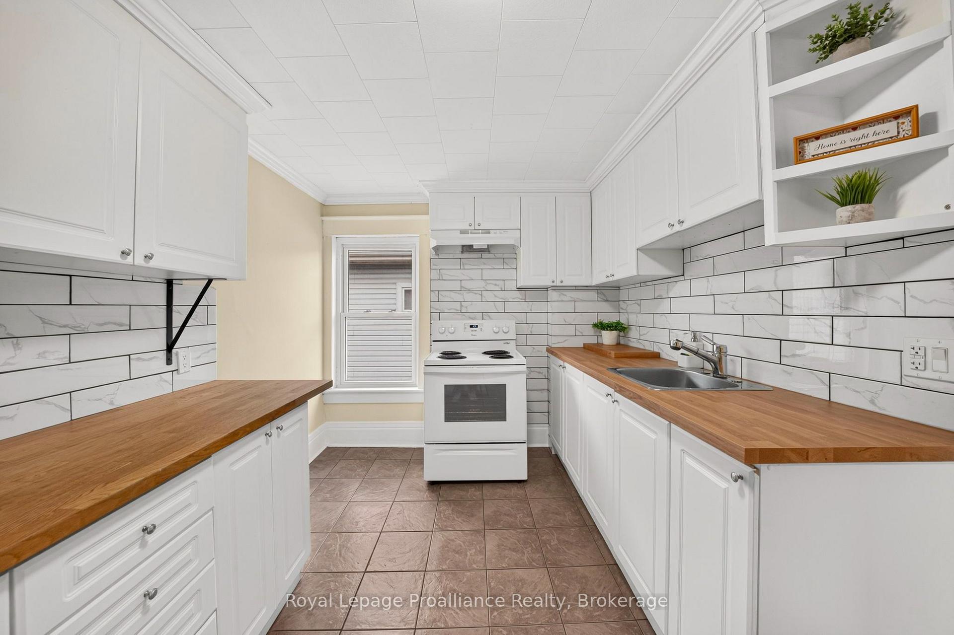 Photo 30 of 37 Lorne Avenue, Quinte West, Trenton Ward — HOMEH