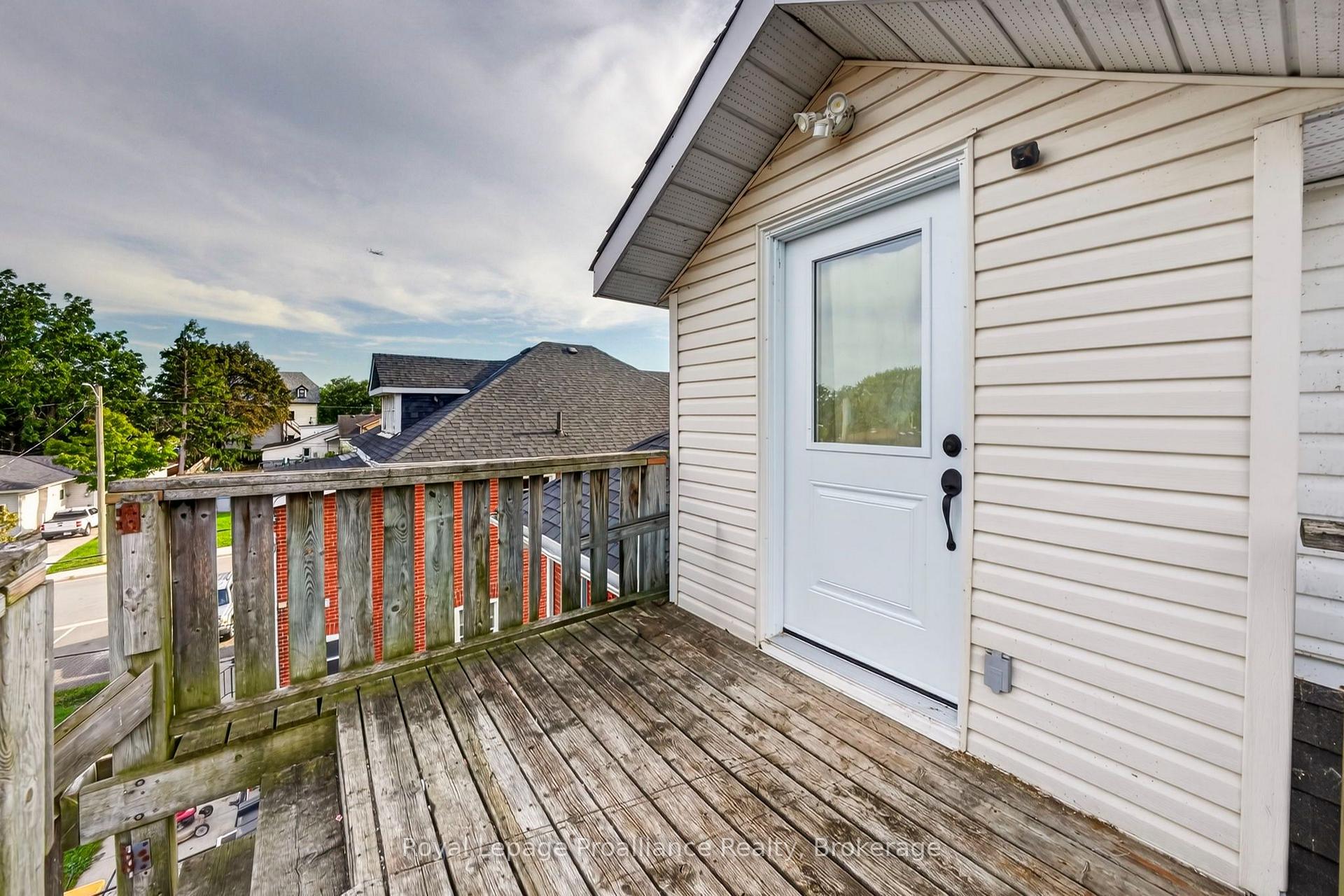Photo 35 of 37 Lorne Avenue, Quinte West, Trenton Ward — HOMEH