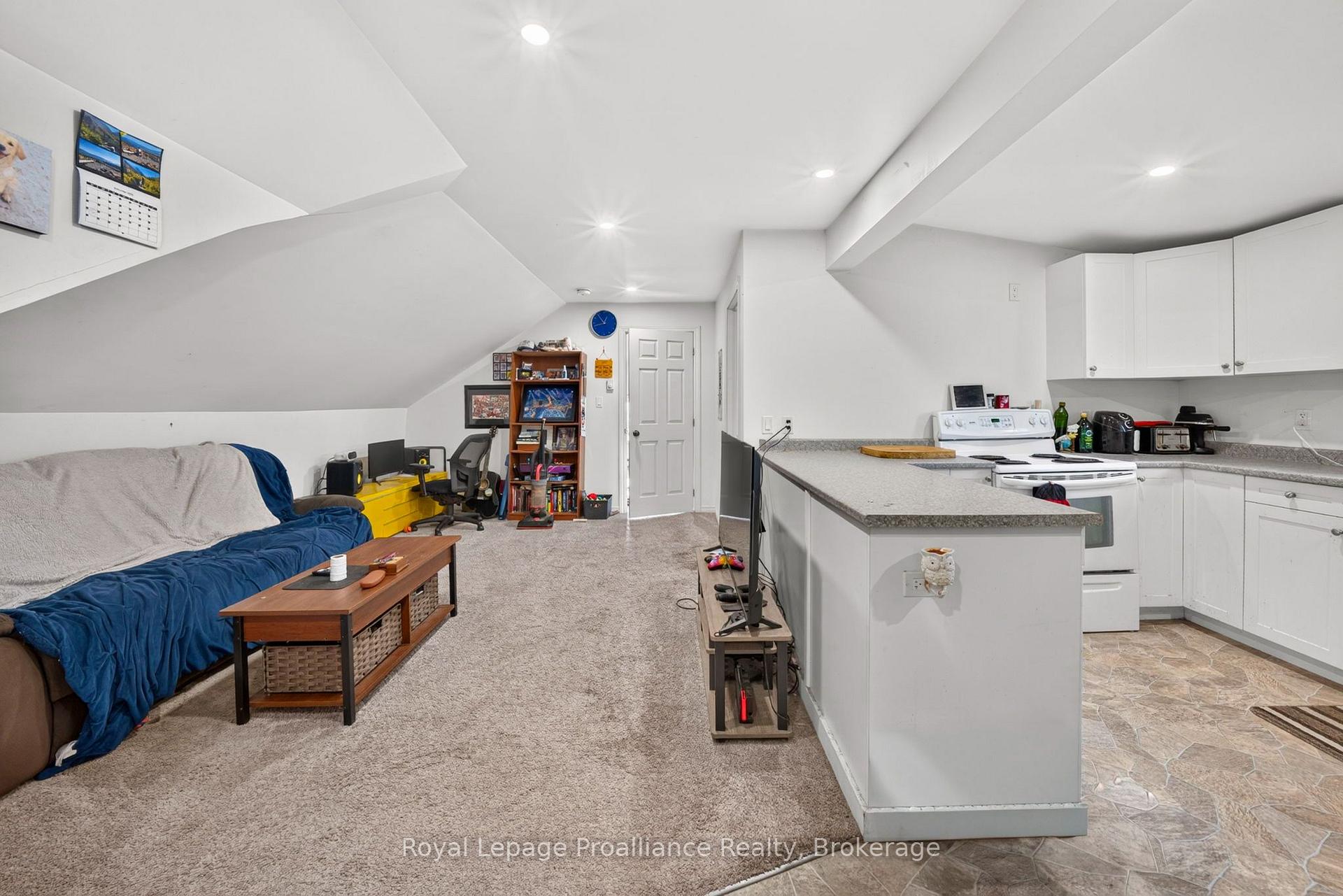Photo 36 of 37 Lorne Avenue, Quinte West, Trenton Ward — HOMEH