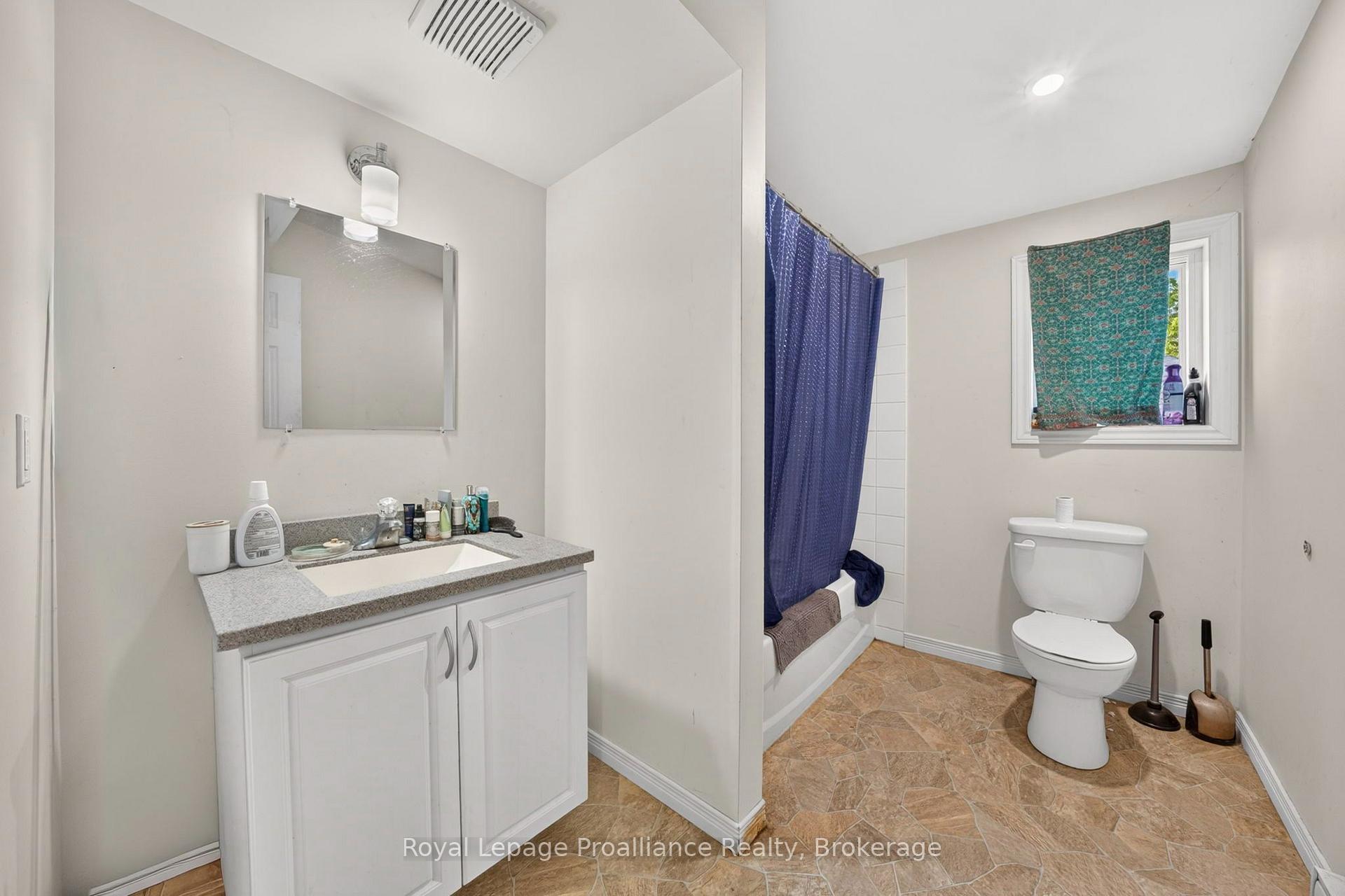 Photo 40 of 37 Lorne Avenue, Quinte West, Trenton Ward — HOMEH
