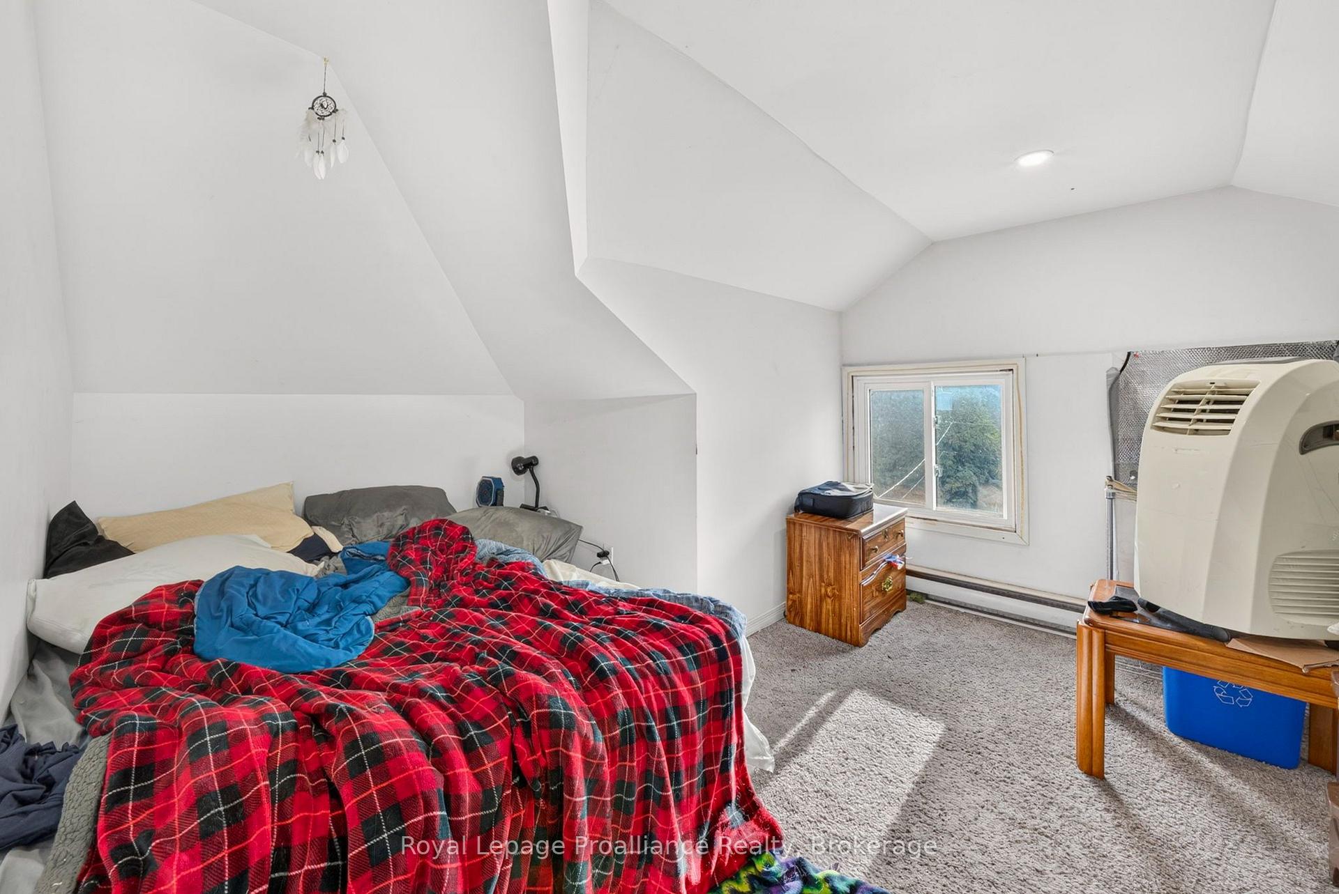 Photo 41 of 37 Lorne Avenue, Quinte West, Trenton Ward — HOMEH