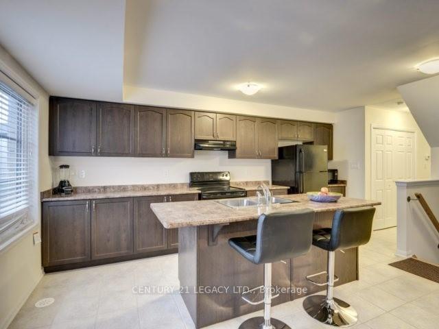 Photo 4 of 106 Baycliffe Crescent, Brampton, Northwest Brampton — HOMEH