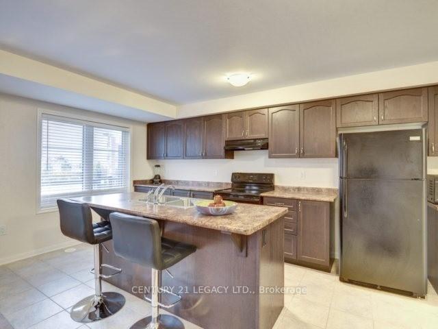Photo 5 of 106 Baycliffe Crescent, Brampton, Northwest Brampton — HOMEH
