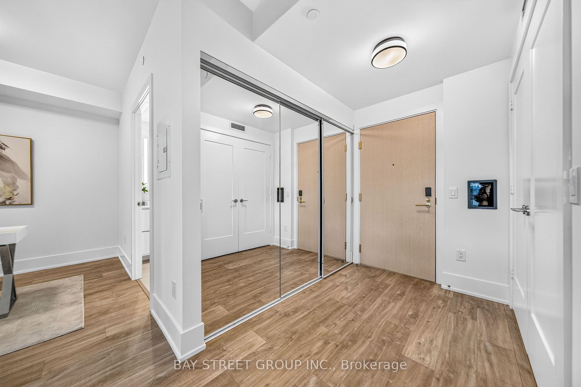 Photo 4 of Unit 801, 480 Front Street W, Toronto, Waterfront Communities — HOMEH