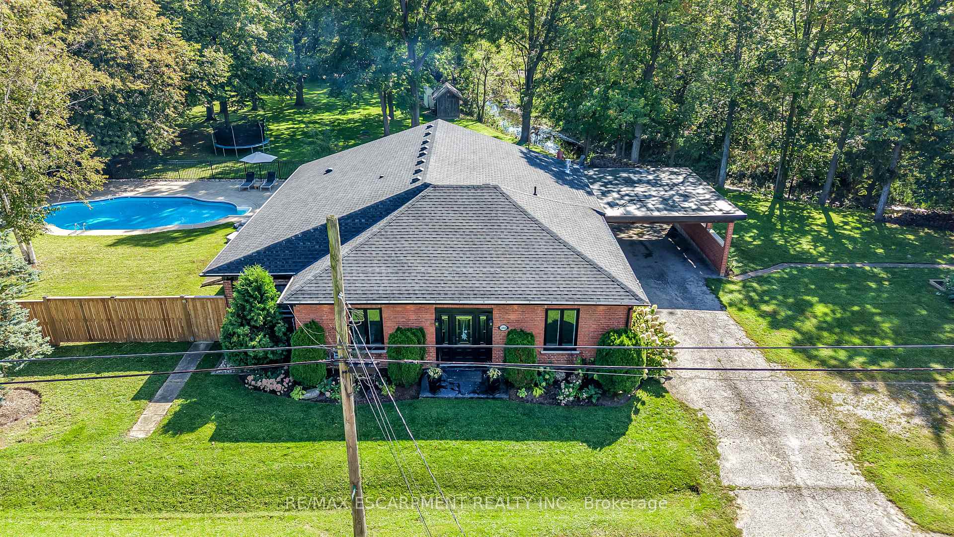 Photo 2 of 1355 Woodburn Road, Hamilton, Rural Glanbrook — HOMEH