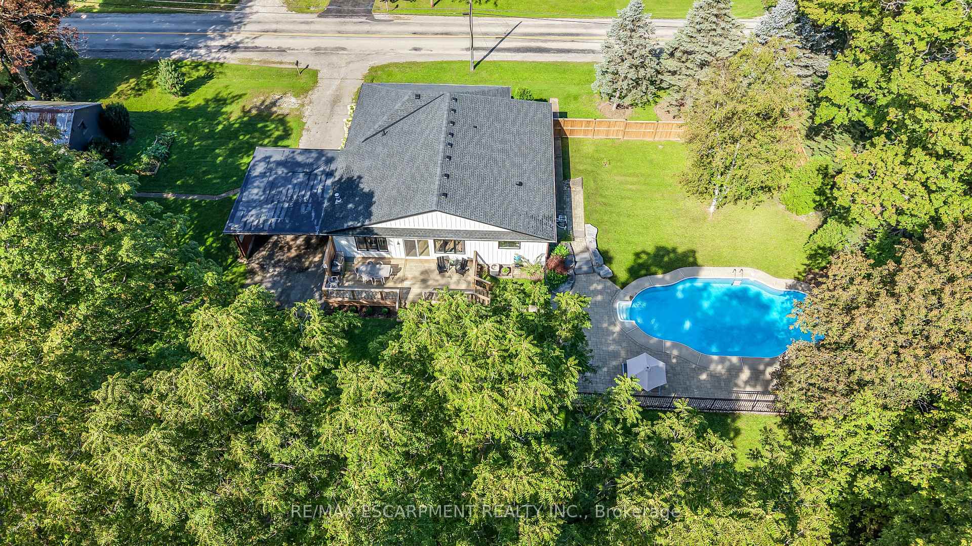 Photo 3 of 1355 Woodburn Road, Hamilton, Rural Glanbrook — HOMEH