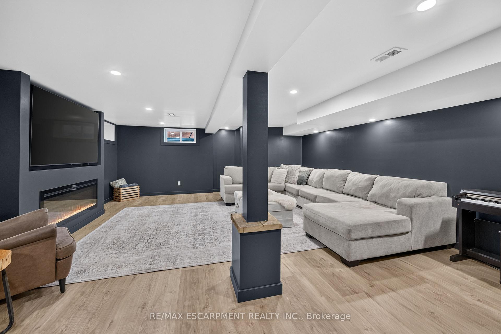 Photo 35 of 1355 Woodburn Road, Hamilton, Rural Glanbrook — HOMEH