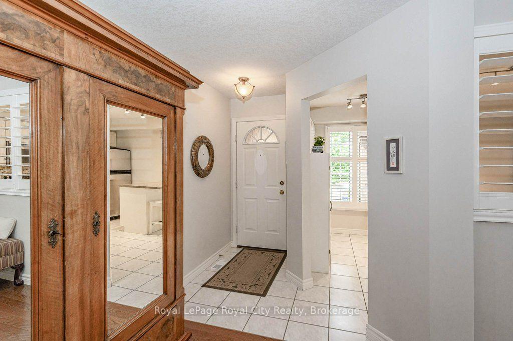Photo 3 of Unit 16, 784 Gordon Street, Guelph, Kortright East — HOMEH