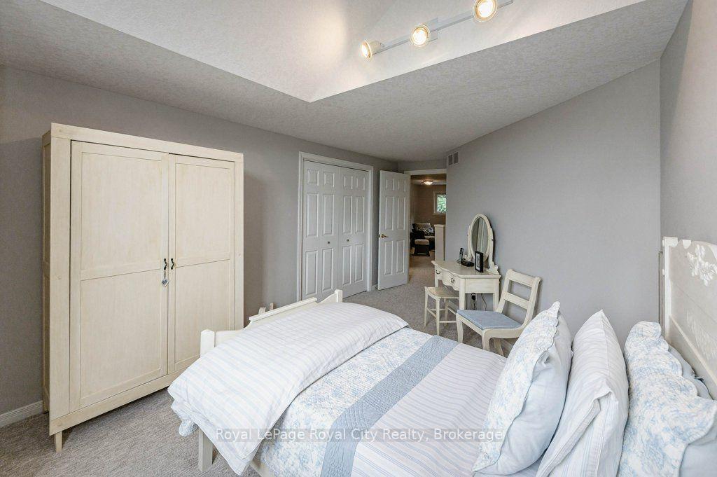 Photo 33 of Unit 16, 784 Gordon Street, Guelph, Kortright East — HOMEH