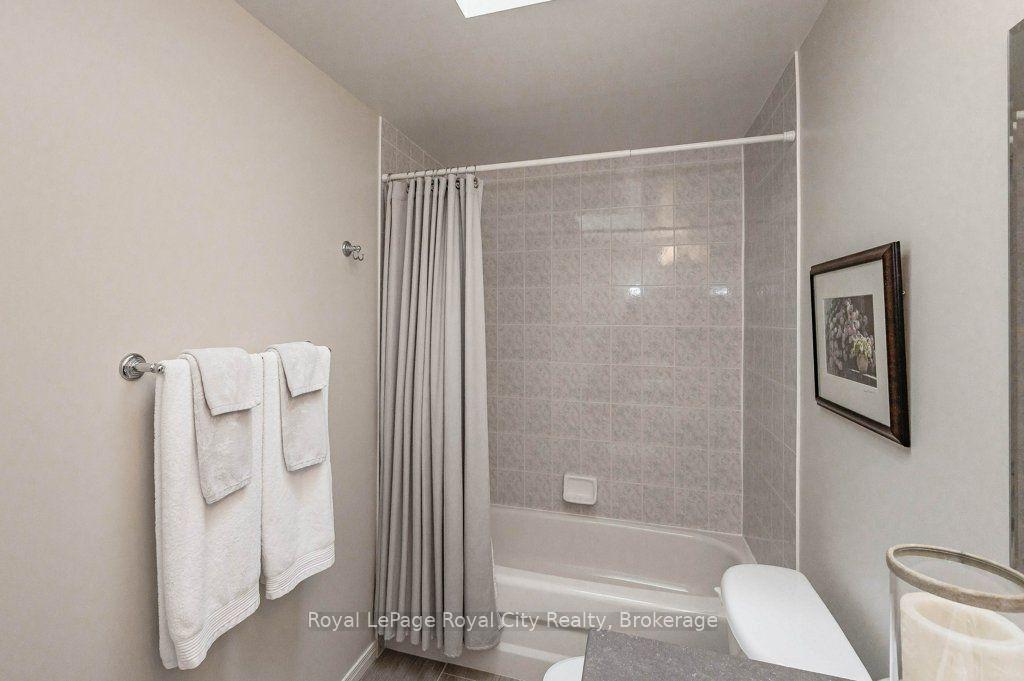 Photo 36 of Unit 16, 784 Gordon Street, Guelph, Kortright East — HOMEH