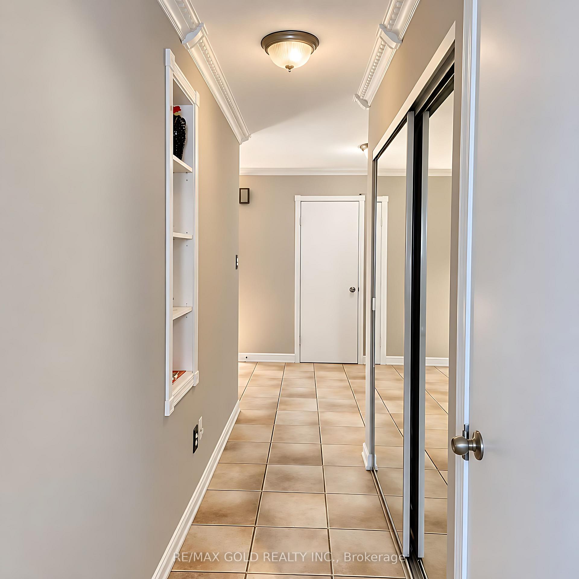 Photo 10 of 32 Steven Court, Brampton, Heart Lake West — HOMEH
