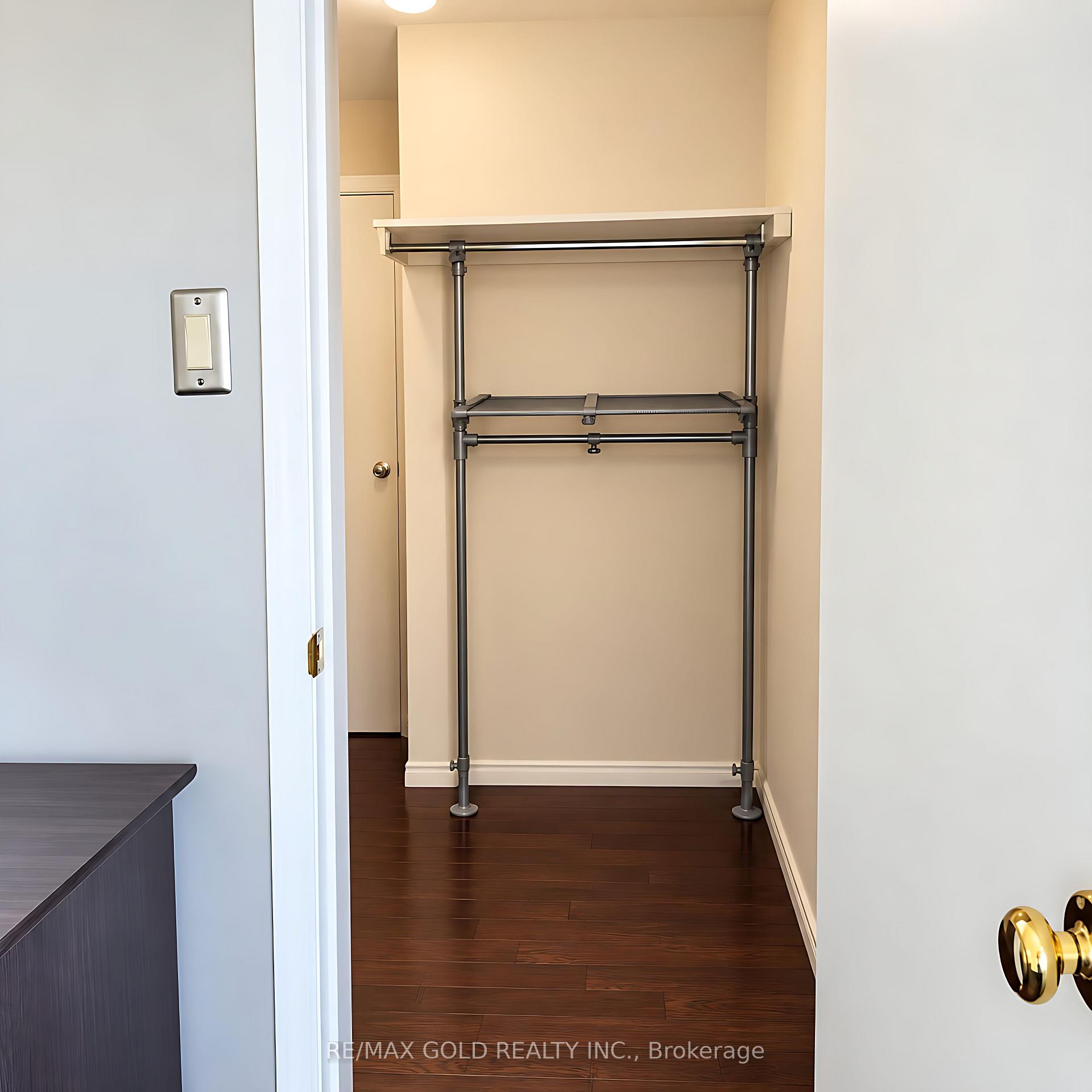 Photo 17 of 32 Steven Court, Brampton, Heart Lake West — HOMEH