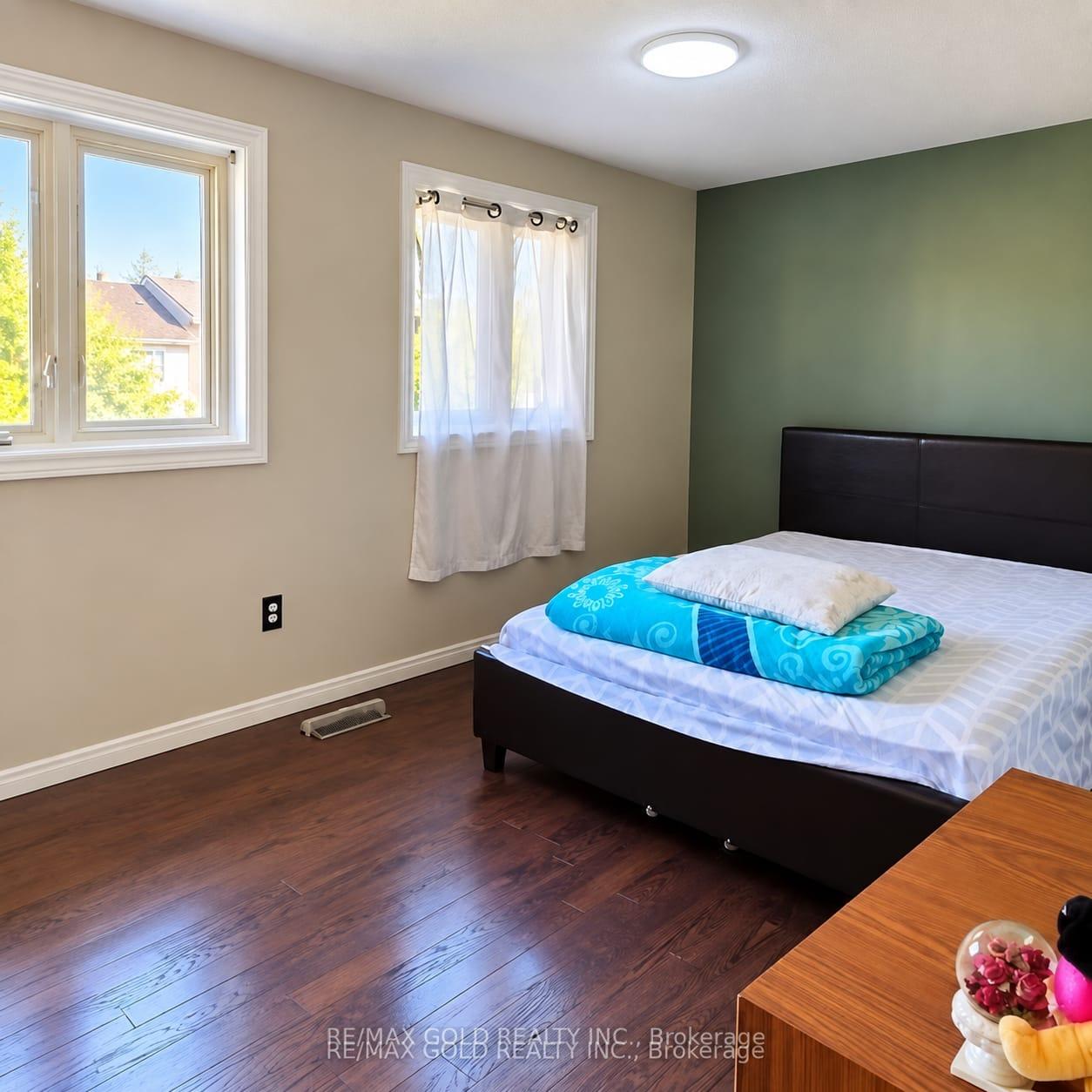 Photo 14 of 32 Steven Court, Brampton, Heart Lake West — HOMEH
