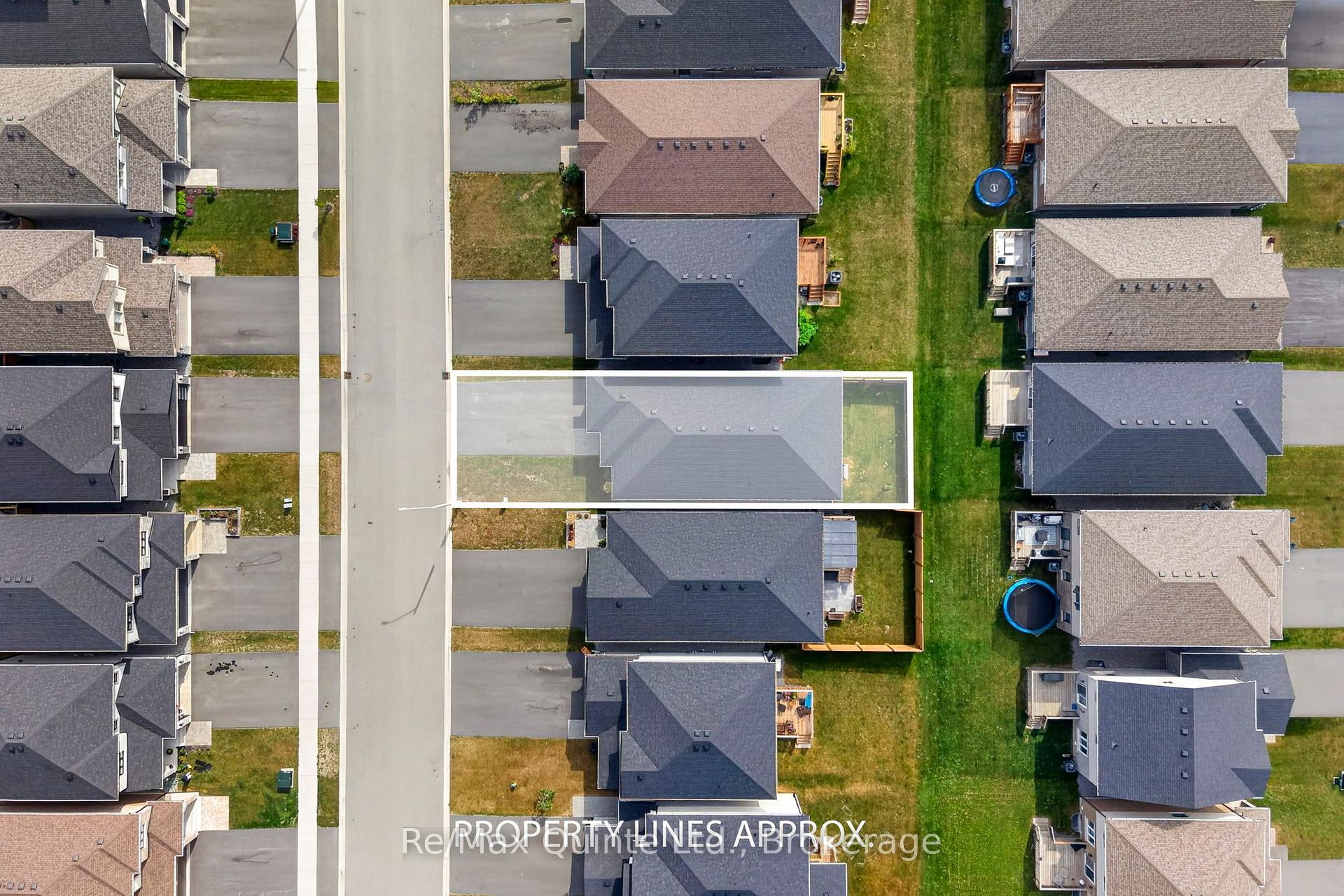 Photo 26 of 9 Peace River Street, Belleville, Thurlow Ward — HOMEH
