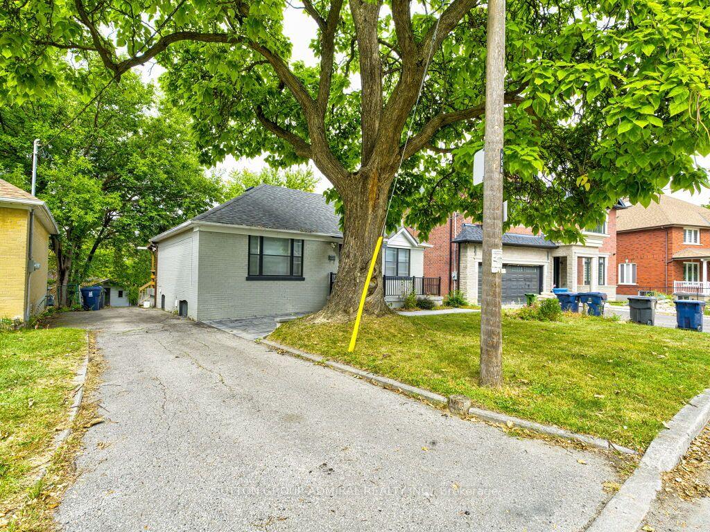 Photo 2 of 56 Lovilla Boulevard, North York, Humberlea-Pelmo Park — HOMEH