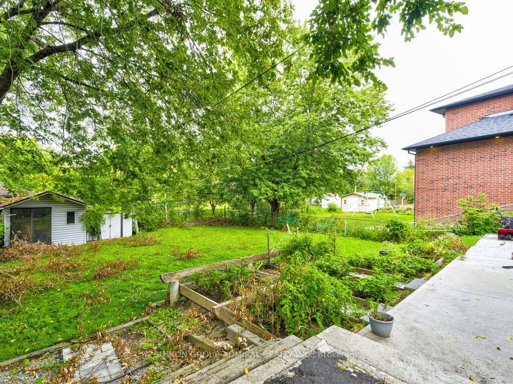 Photo 11 of 56 Lovilla Boulevard, North York, Humberlea-Pelmo Park — HOMEH