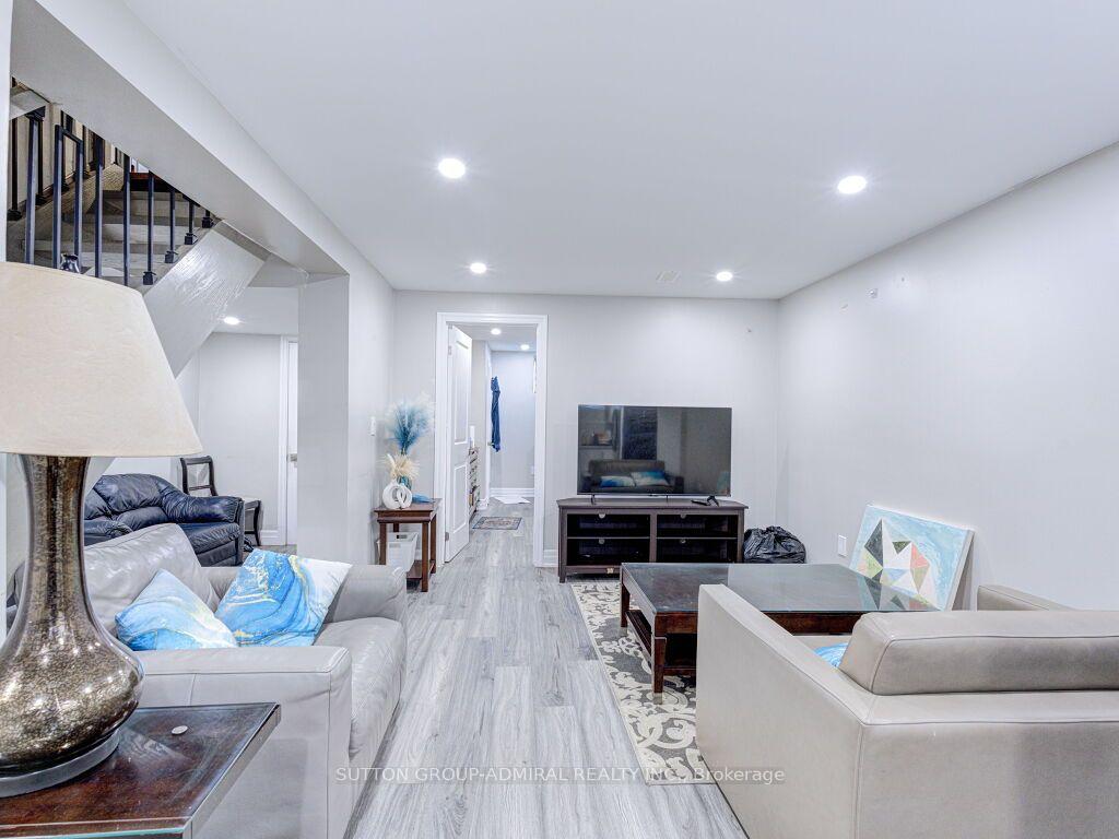 Photo 19 of 56 Lovilla Boulevard, North York, Humberlea-Pelmo Park — HOMEH