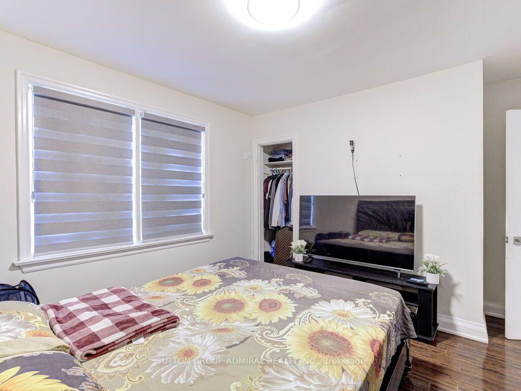 Photo 24 of 56 Lovilla Boulevard, North York, Humberlea-Pelmo Park — HOMEH