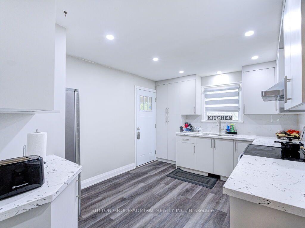 Photo 30 of 56 Lovilla Boulevard, North York, Humberlea-Pelmo Park — HOMEH
