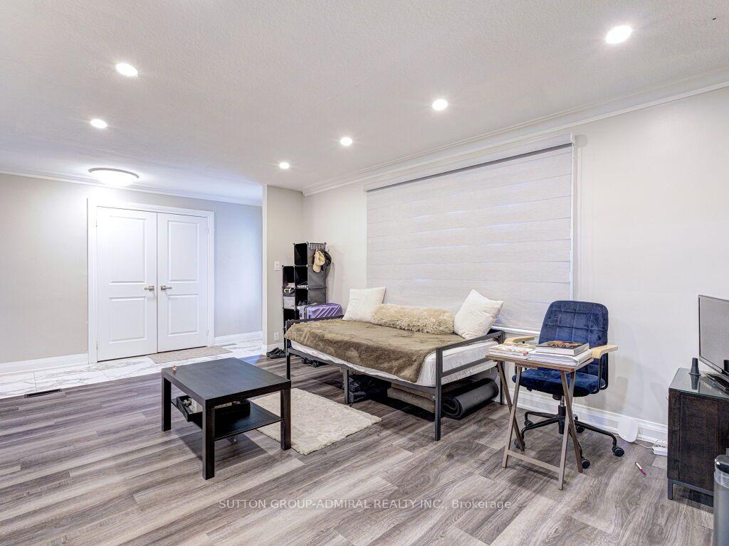 Photo 33 of 56 Lovilla Boulevard, North York, Humberlea-Pelmo Park — HOMEH