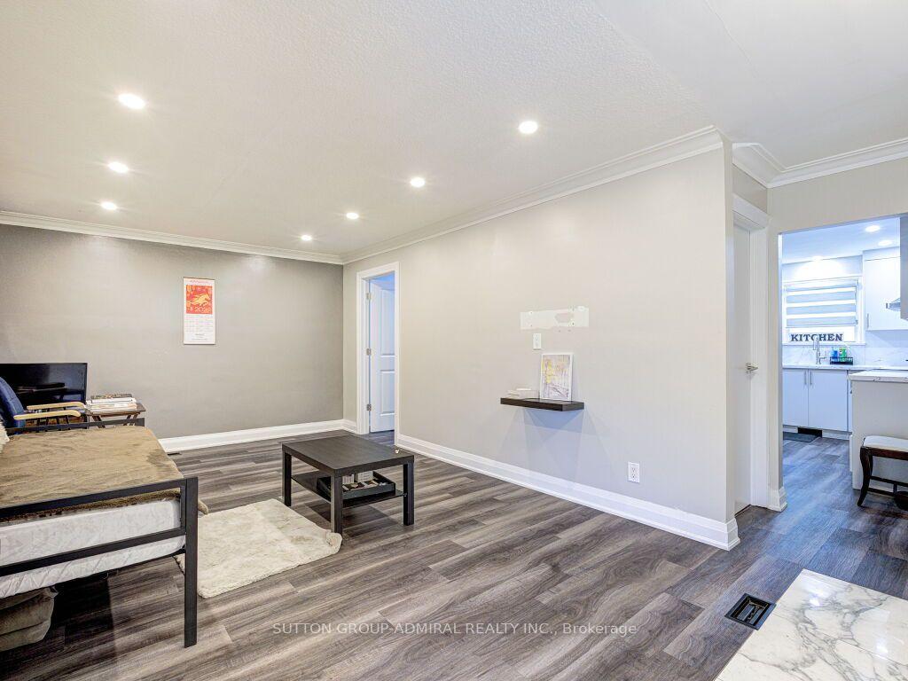 Photo 34 of 56 Lovilla Boulevard, North York, Humberlea-Pelmo Park — HOMEH