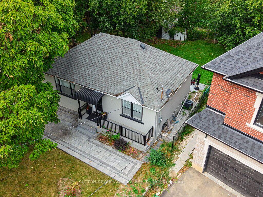 Photo 38 of 56 Lovilla Boulevard, North York, Humberlea-Pelmo Park — HOMEH