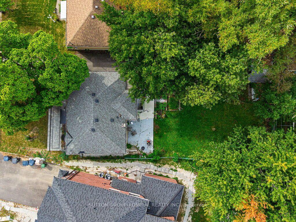 Photo 43 of 56 Lovilla Boulevard, North York, Humberlea-Pelmo Park — HOMEH