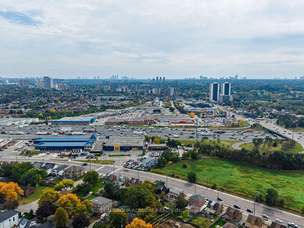 Photo 44 of 56 Lovilla Boulevard, North York, Humberlea-Pelmo Park — HOMEH