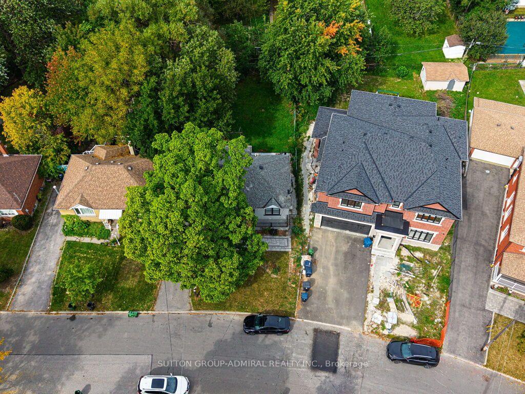 Photo 45 of 56 Lovilla Boulevard, North York, Humberlea-Pelmo Park — HOMEH