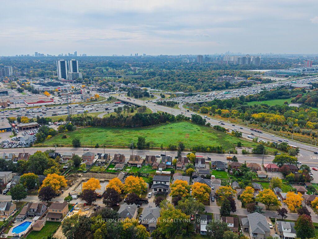 Photo 46 of 56 Lovilla Boulevard, North York, Humberlea-Pelmo Park — HOMEH