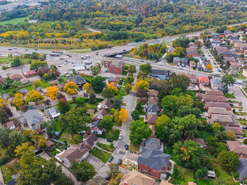 Photo 47 of 56 Lovilla Boulevard, North York, Humberlea-Pelmo Park — HOMEH