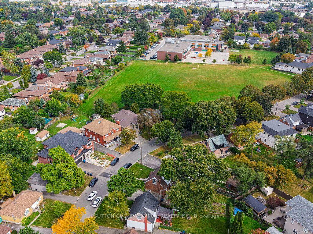 Photo 49 of 56 Lovilla Boulevard, North York, Humberlea-Pelmo Park — HOMEH