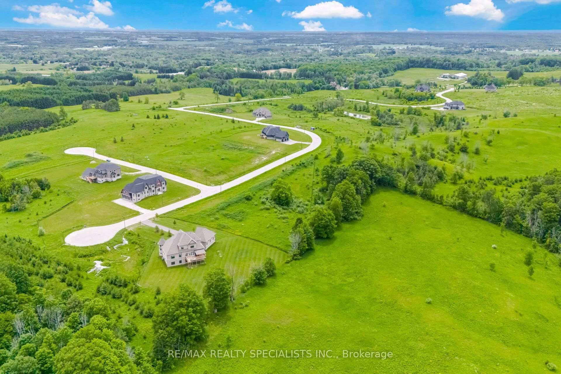 Photo 10 of 40 Logan Road, Caledon, Palgrave — HOMEH
