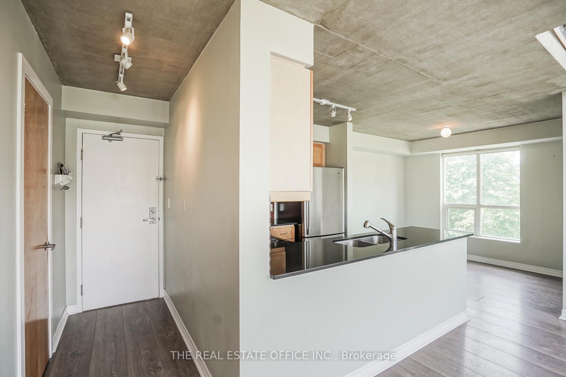 Photo 4 of Unit 414, 800 King Street W, Toronto, Niagara — HOMEH