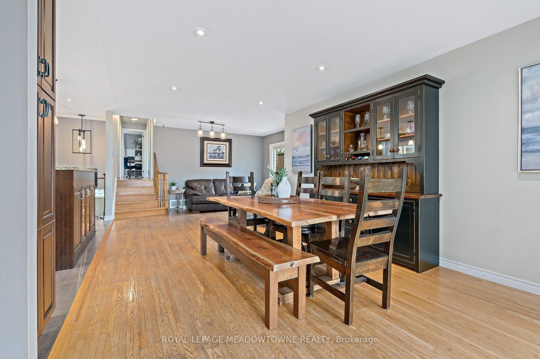 Photo 11 of 33 Fagan Drive, Halton Hills, Georgetown — HOMEH