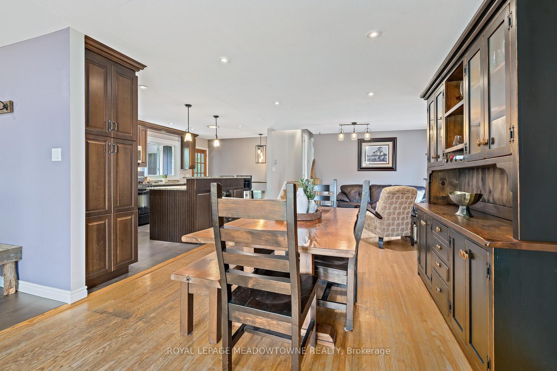 Photo 13 of 33 Fagan Drive, Halton Hills, Georgetown — HOMEH