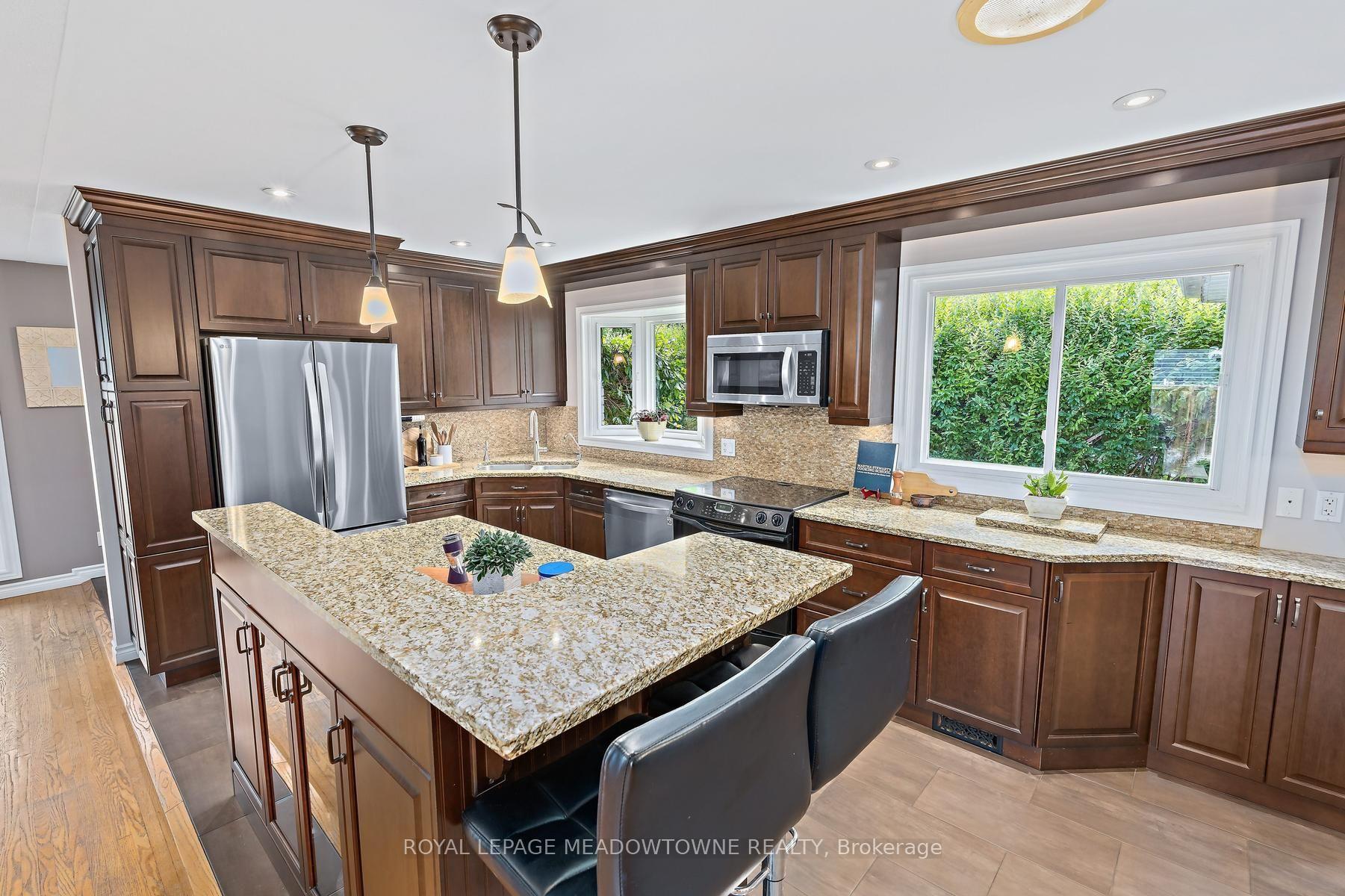 Photo 21 of 33 Fagan Drive, Halton Hills, Georgetown — HOMEH
