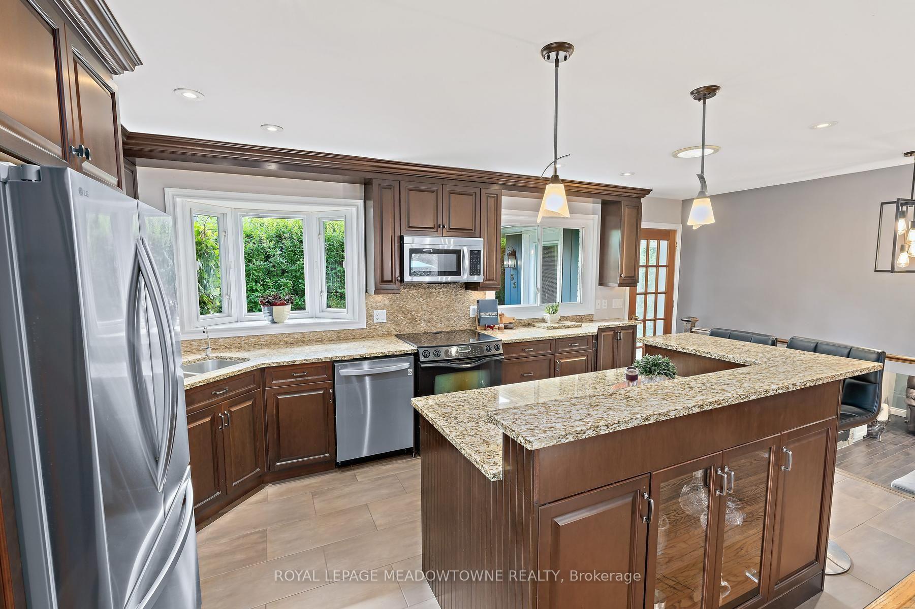 Photo 23 of 33 Fagan Drive, Halton Hills, Georgetown — HOMEH