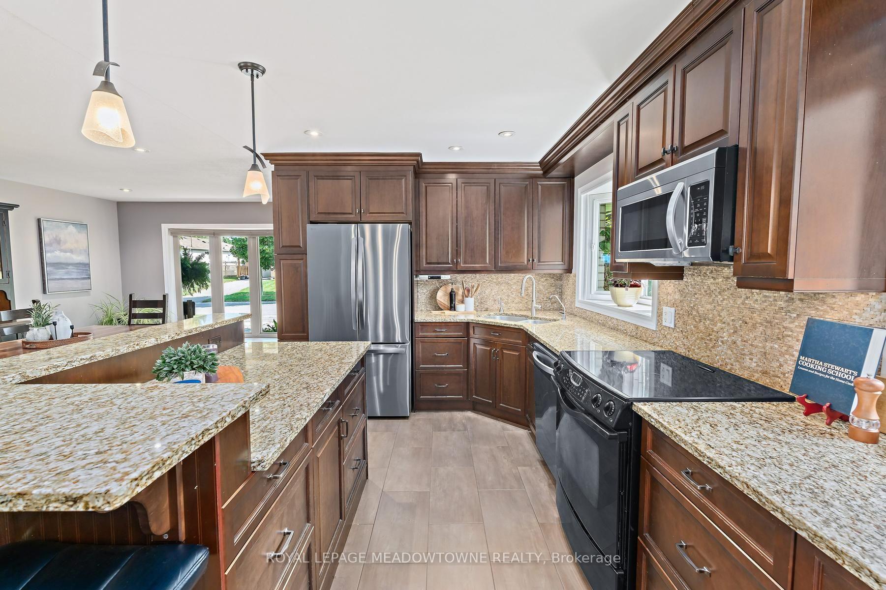 Photo 28 of 33 Fagan Drive, Halton Hills, Georgetown — HOMEH