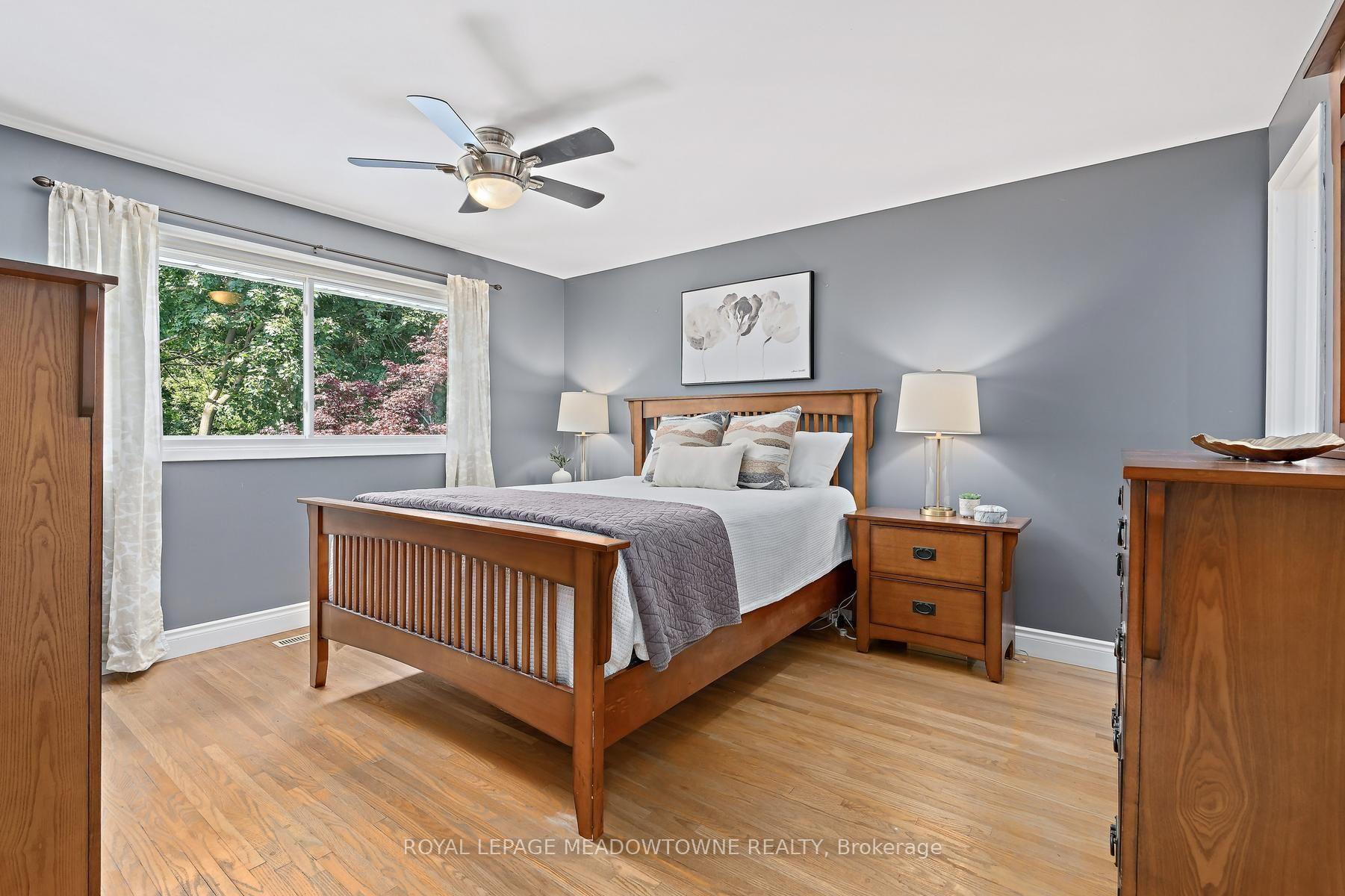 Photo 37 of 33 Fagan Drive, Halton Hills, Georgetown — HOMEH