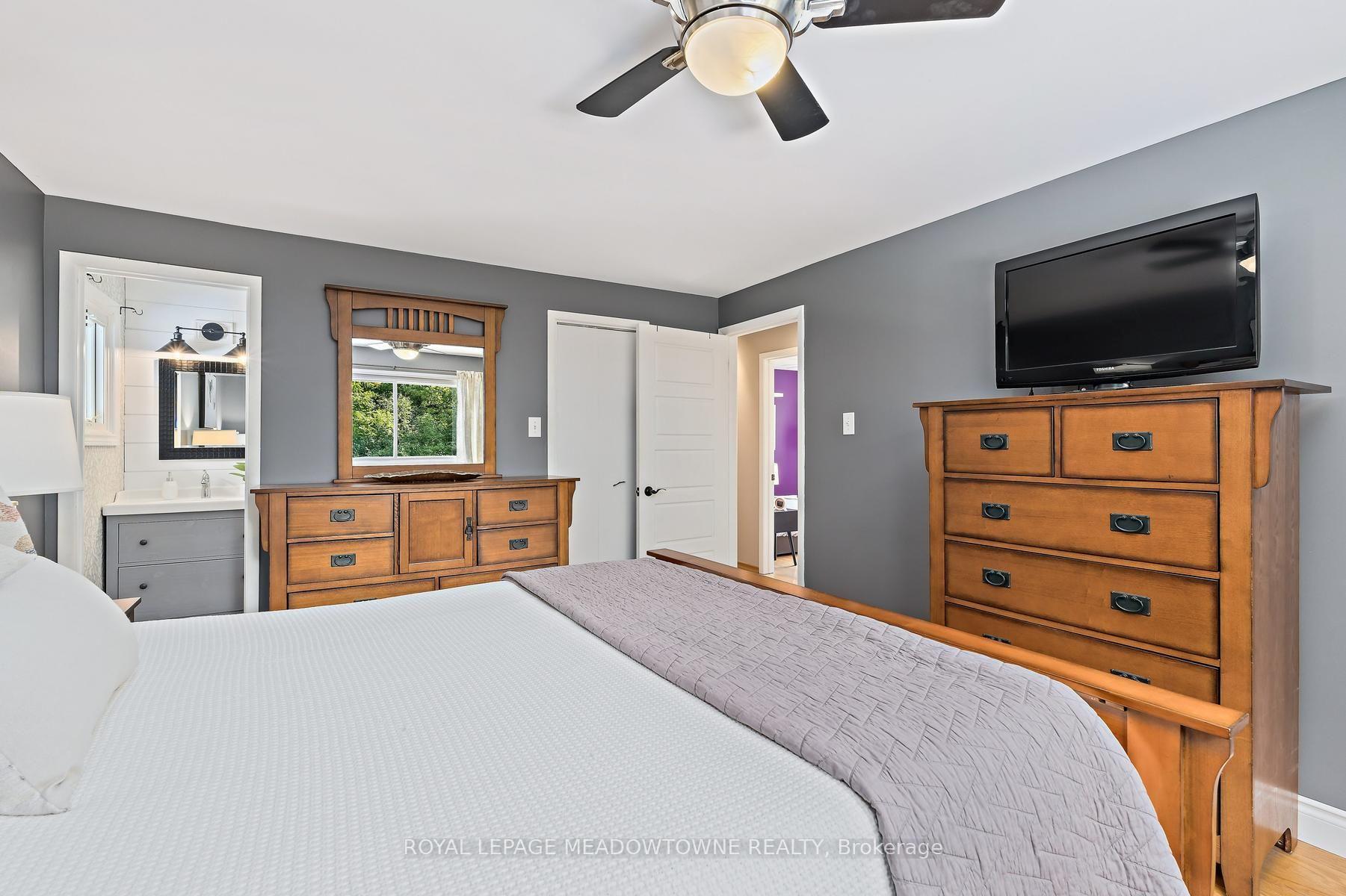 Photo 39 of 33 Fagan Drive, Halton Hills, Georgetown — HOMEH