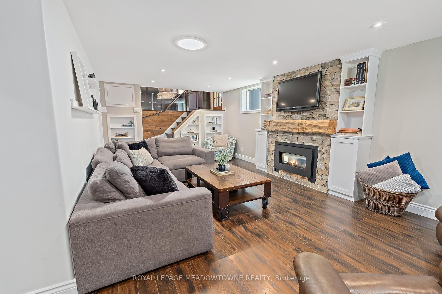 Photo 51 of 33 Fagan Drive, Halton Hills, Georgetown — HOMEH