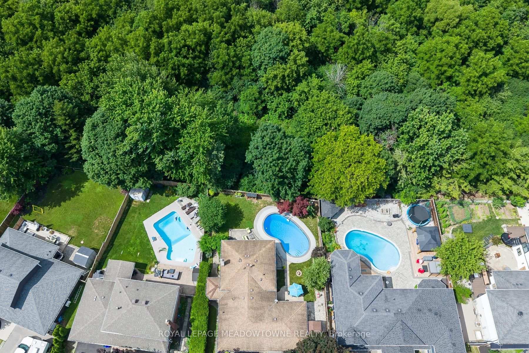 Photo 58 of 33 Fagan Drive, Halton Hills, Georgetown — HOMEH