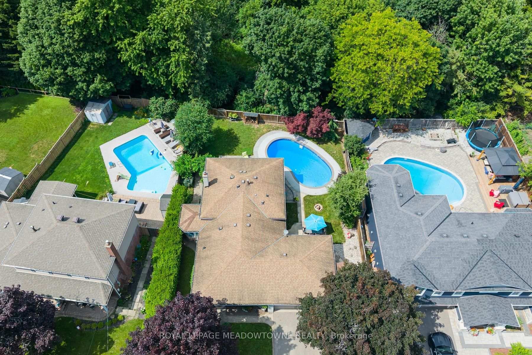 Photo 59 of 33 Fagan Drive, Halton Hills, Georgetown — HOMEH