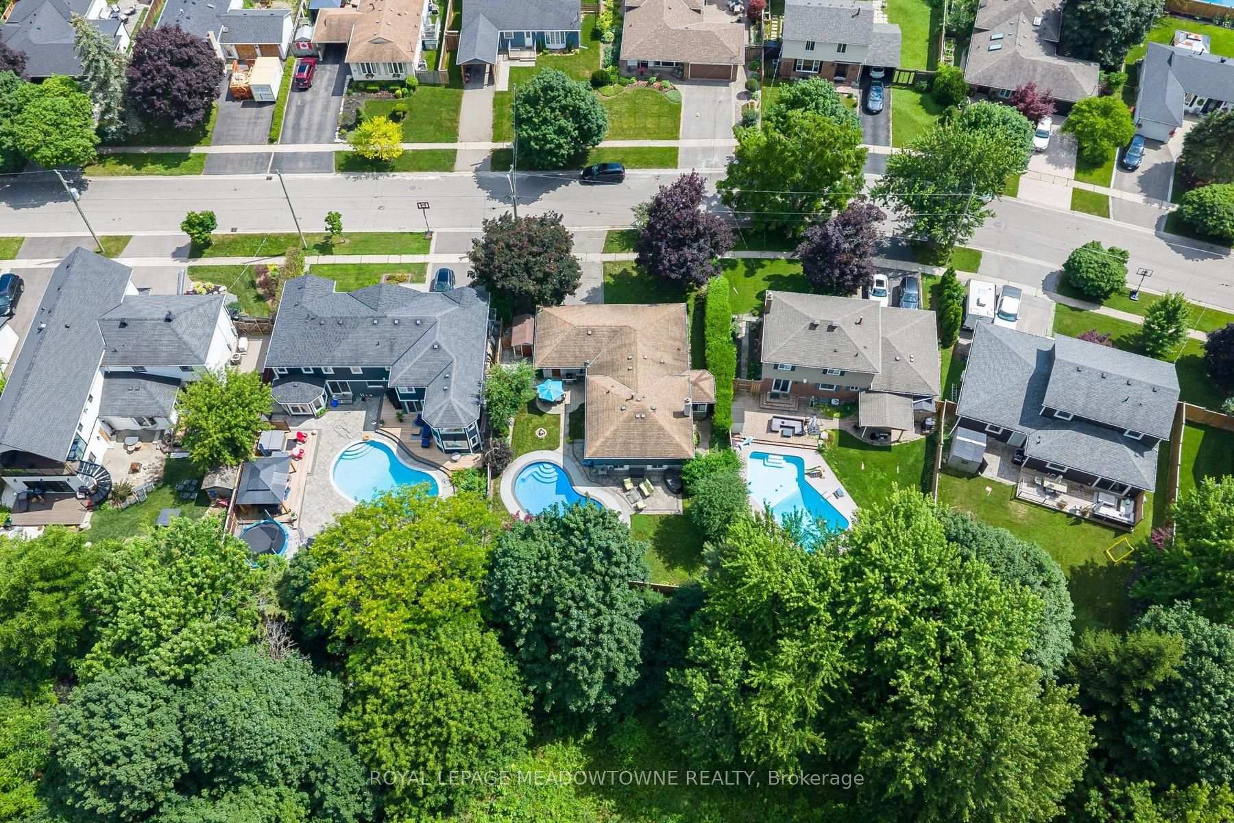 Photo 69 of 33 Fagan Drive, Halton Hills, Georgetown — HOMEH