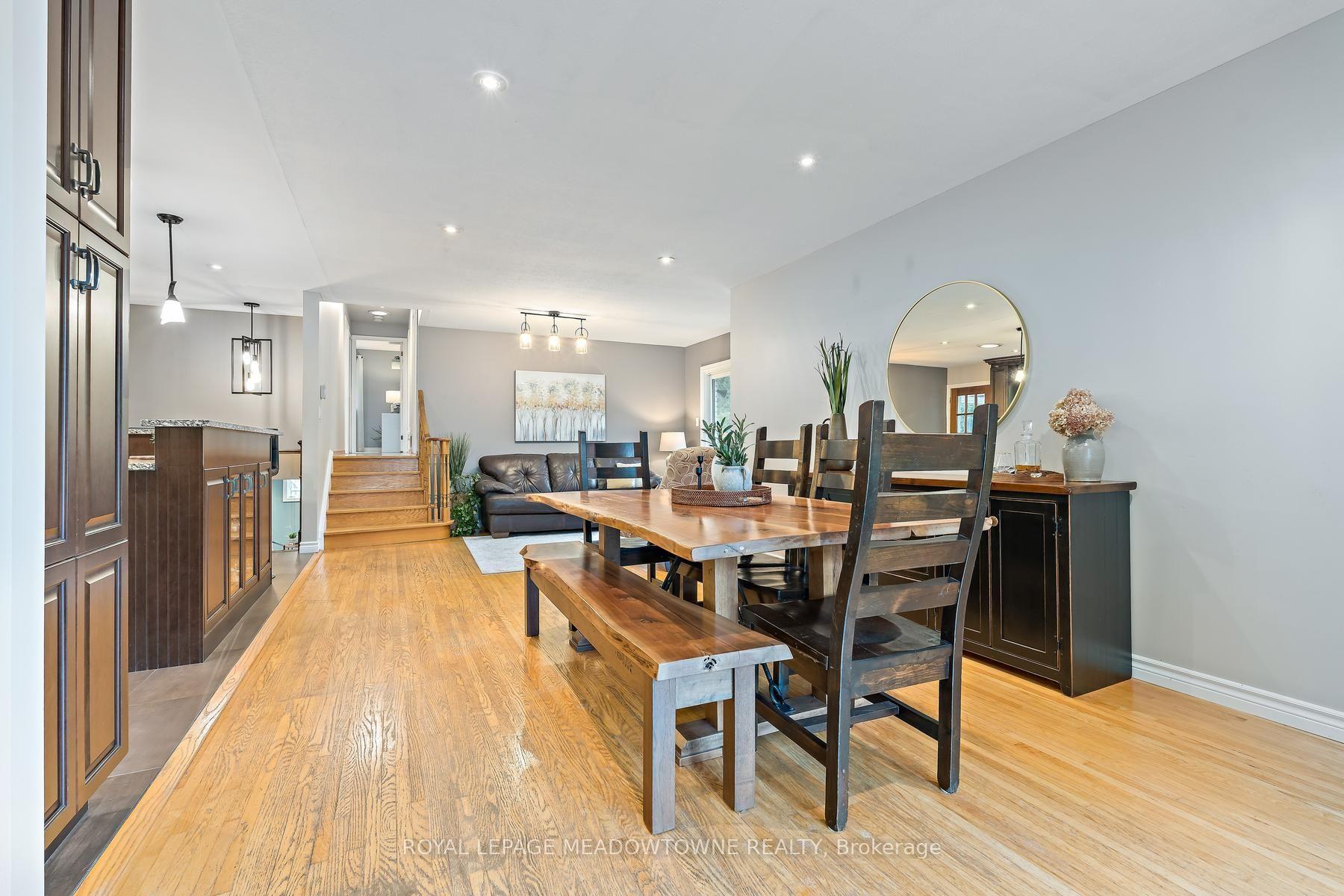 Photo 12 of 33 Fagan Drive, Halton Hills, Georgetown — HOMEH