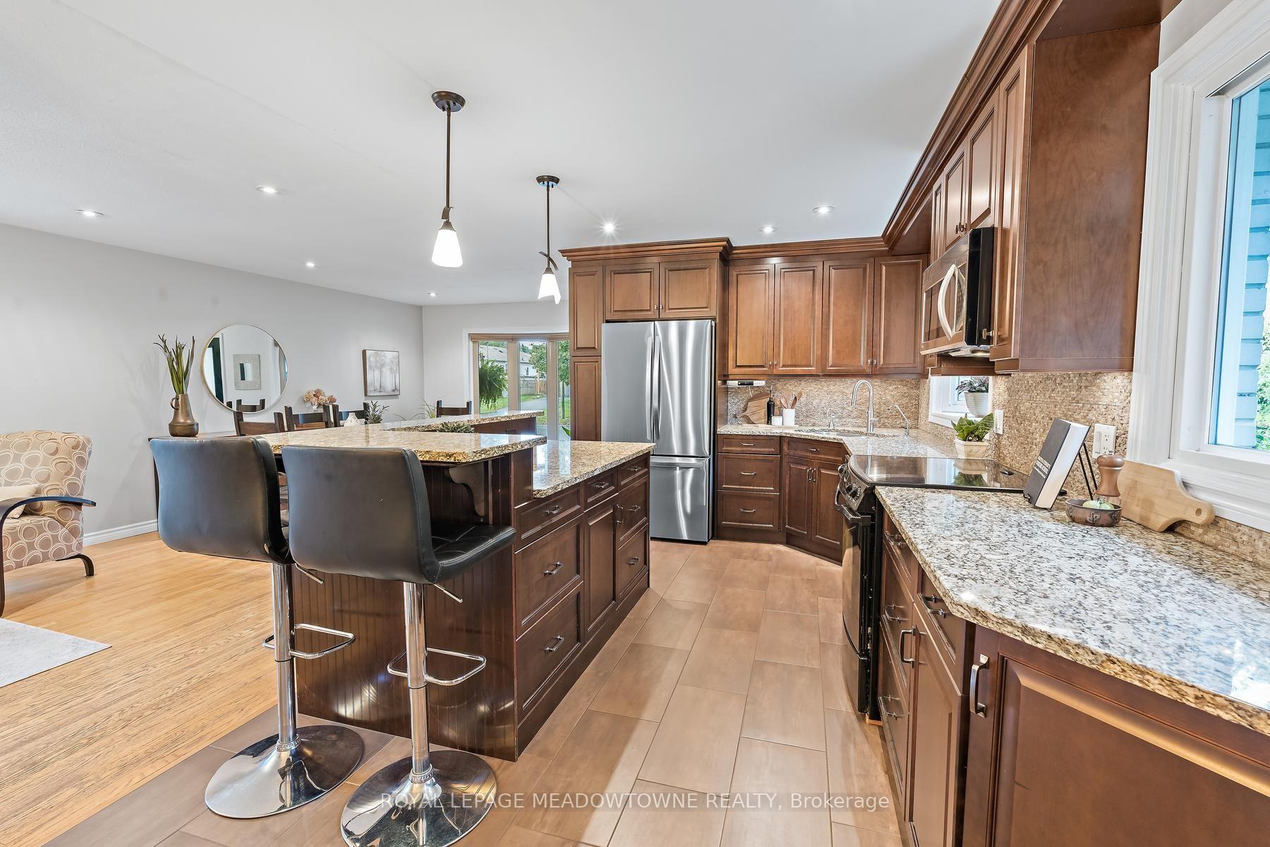 Photo 20 of 33 Fagan Drive, Halton Hills, Georgetown — HOMEH