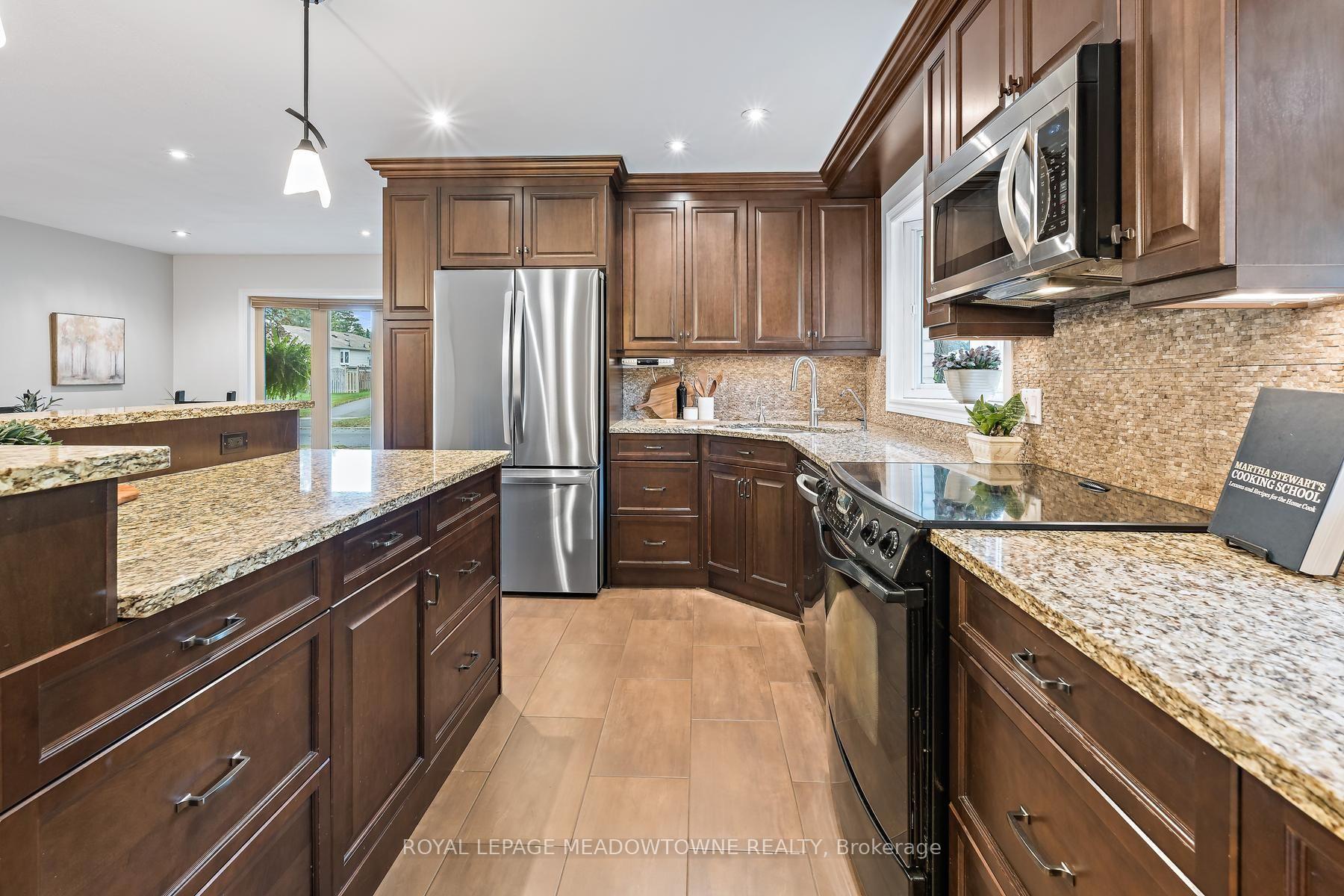 Photo 22 of 33 Fagan Drive, Halton Hills, Georgetown — HOMEH