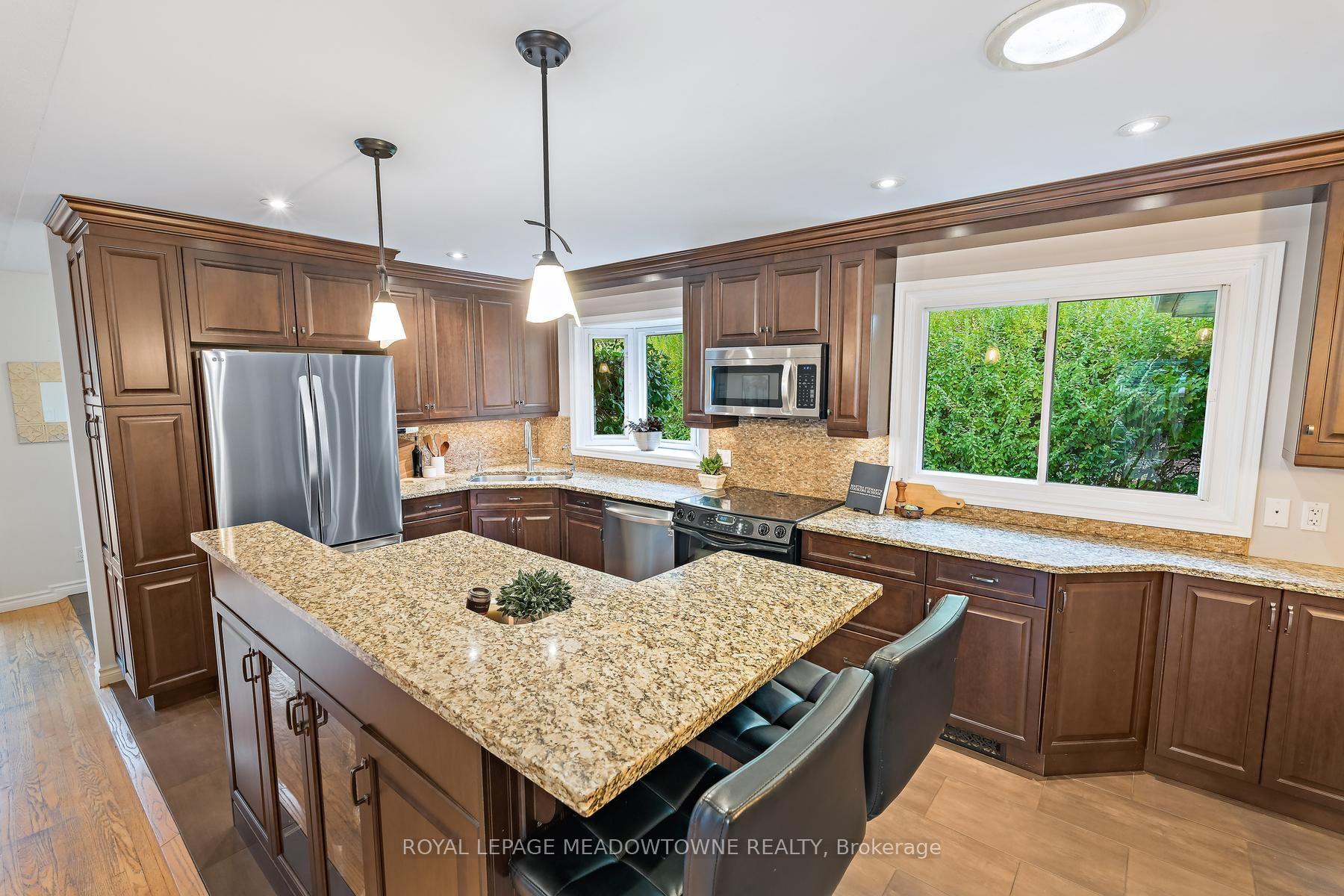 Photo 25 of 33 Fagan Drive, Halton Hills, Georgetown — HOMEH